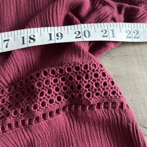 Torrid  Flowy Top, 3/4 sleeve with lace detail Maroon Size 2 - Picture 14 of 16